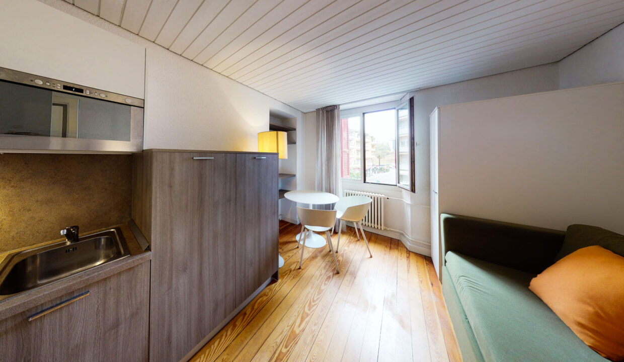 Maraini-21-App205-living